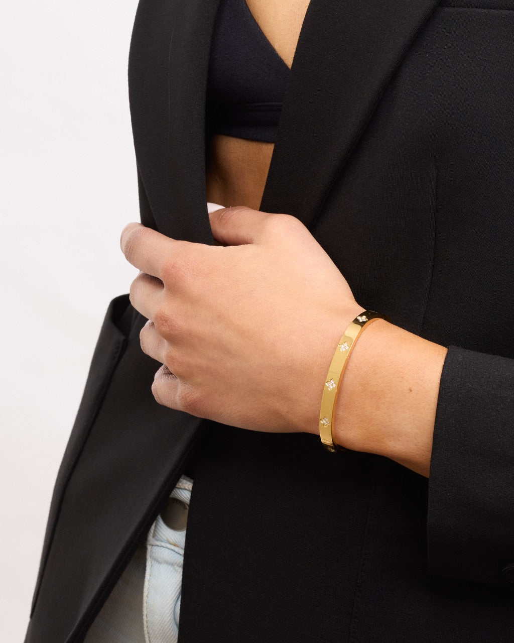 MAELIS CRYSTAL FLOWER BANGLE