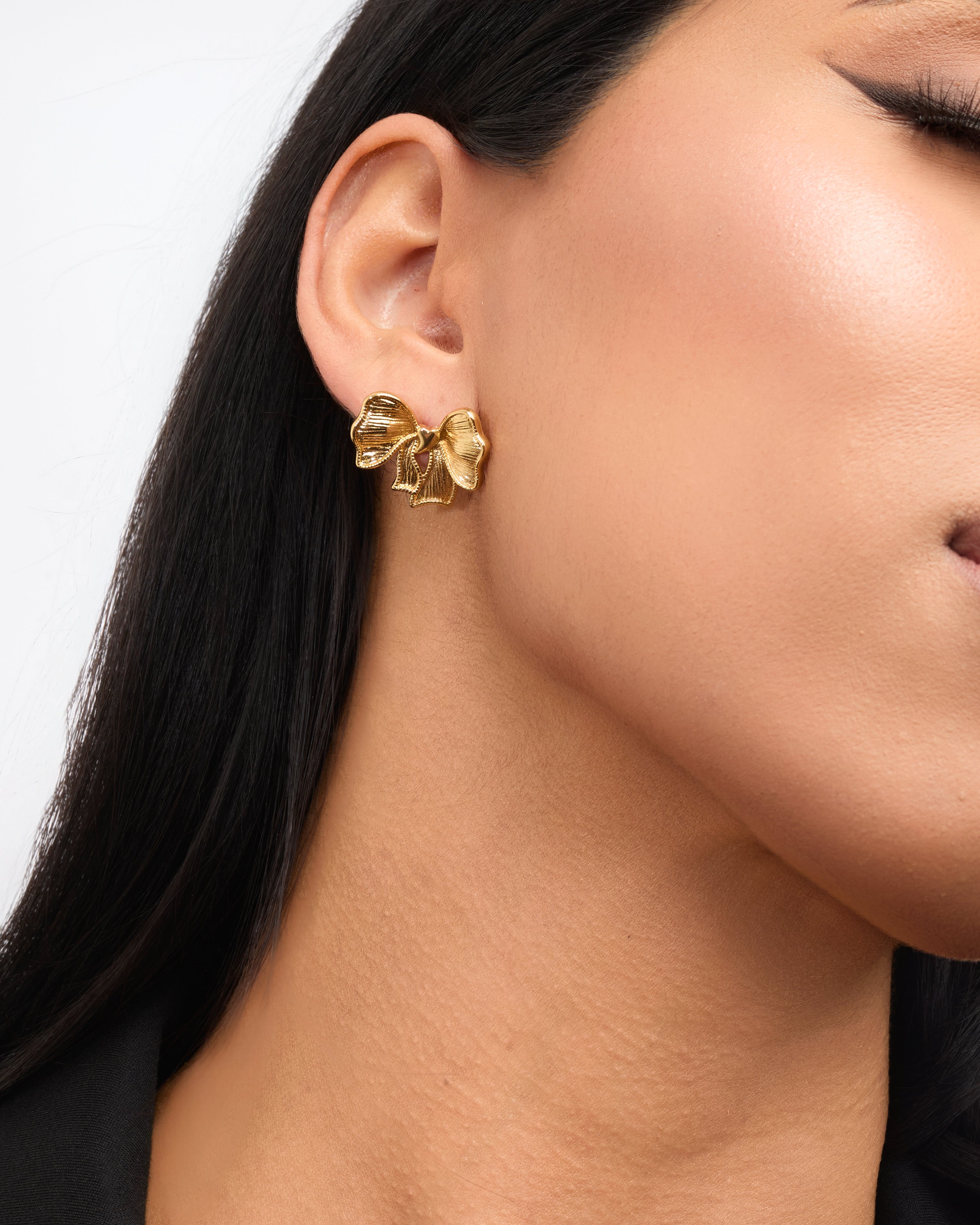 AMOURA BOW EARRINGS